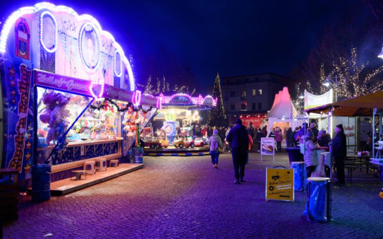 Weihnachtsmarkt Stände Bad Doberan © TI BDR