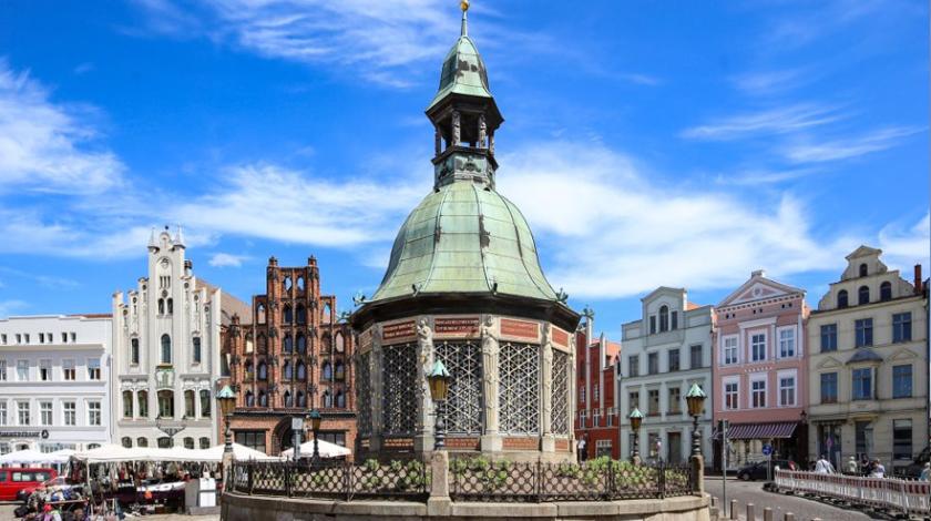 Marktplatz mit Wasserkunst