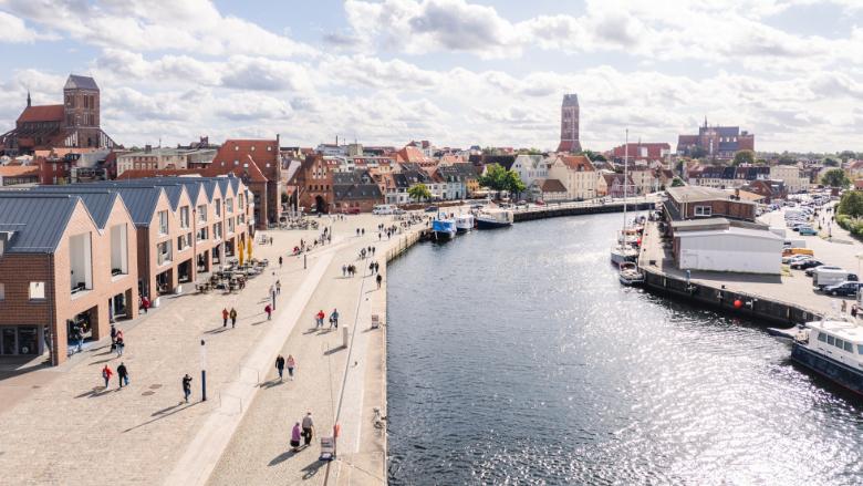 Der Alte Hafen in Wismar aus der Luft © MV-T, Gross