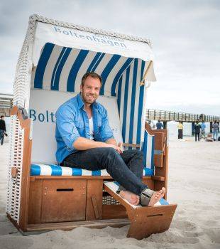 Dominic Boeer am Strand von Boltenhagen, © VMO, Alexander Rudolph