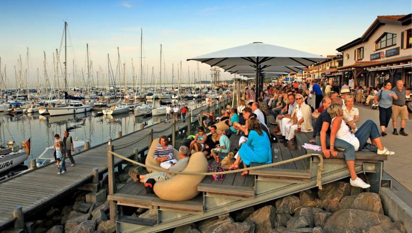 Mediterranes Flair am Bootshafen Kühlungsborn © Touristik-Service-Kühlungsborn GmbH